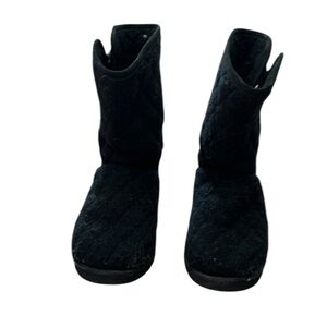 UGG Black Winter Boots Cozy Mid-Calf Design